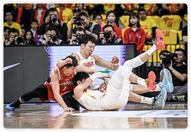 42分大胜!亚预赛中国男篮复仇日本 赵睿16+8+5